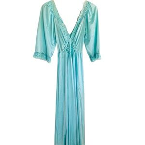Vintage Satin and Lace Peignoir Empire Waist 3/4 Sleeve Negligee Gown Nightgown.